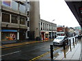 A wet lunchtime in Division Street