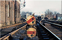 J2664 : Disc signals, Lisburn station by Albert Bridge