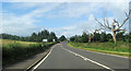 Road entering Howwood from Johnston