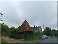 Calbourne village pump and triangular pump shelter