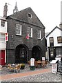 Sgwâr y Farchnad Pwllheli Market Square - former market hall