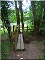 Footbridge north of Crimbourne Lane