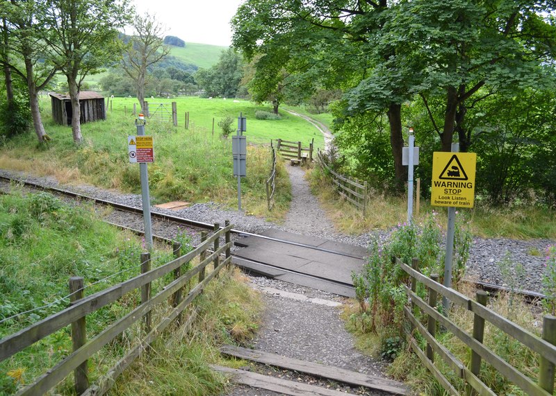 Pedestrian crossing of railway track to... © Neil Theasby :: Geograph ...