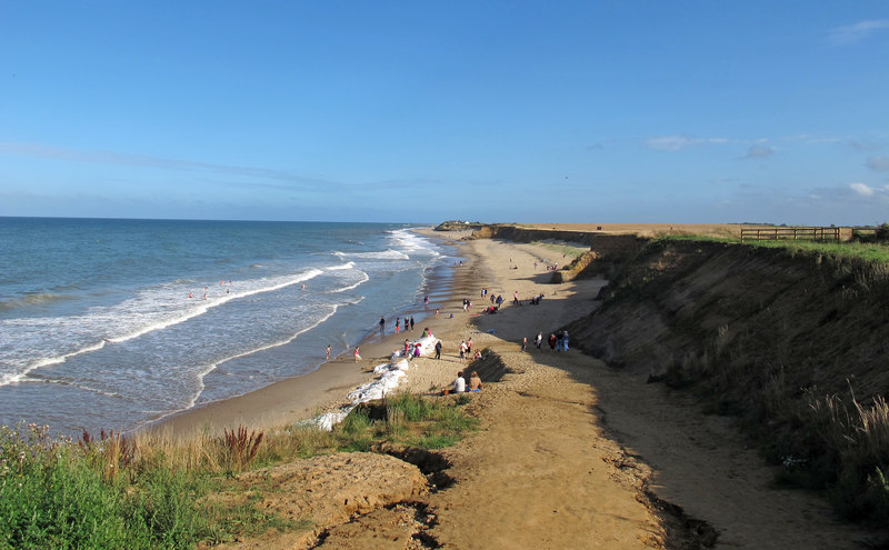 Happisburgh cliffs and beach © Roger Jones :: Geograph Britain and Ireland