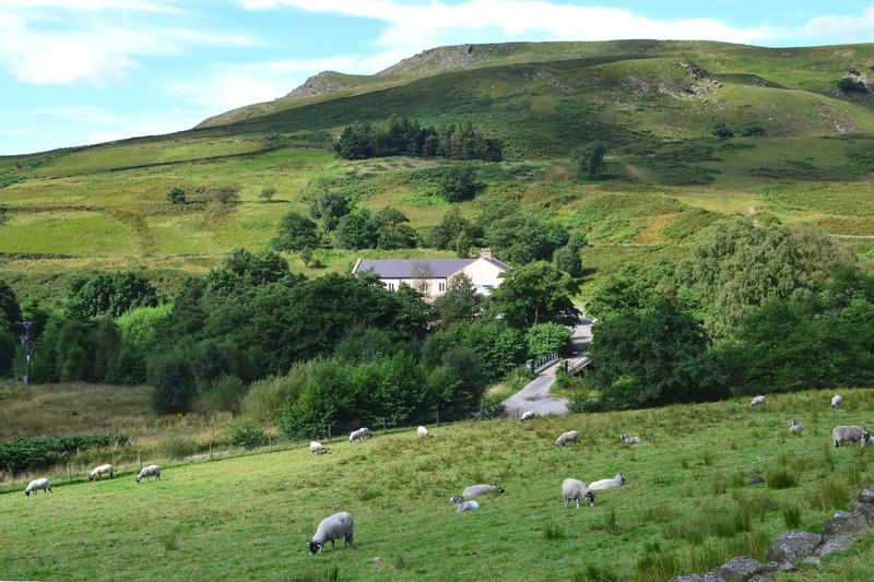 View west towards Crowden Youth Hostel © Neil Theasby :: Geograph ...