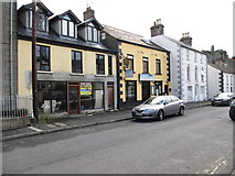 J1811 : To let - a vacant store in Newry Street by Eric Jones