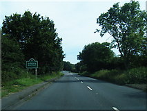 SU5318 : Winchester Road at Bishop's Waltham boundary sign by Colin Pyle