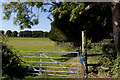 Footpath leaving Lower Baybridge Lane