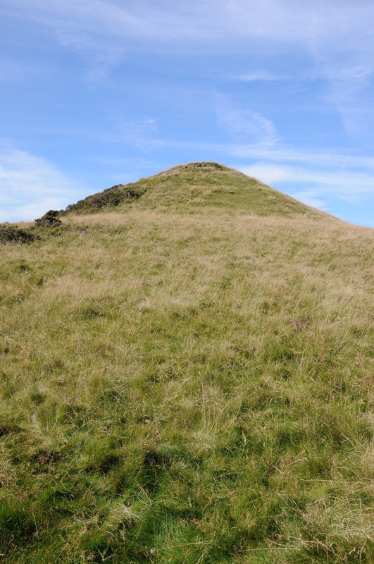 Knoll on Gilwern Hill © Philip Halling :: Geograph Britain and Ireland