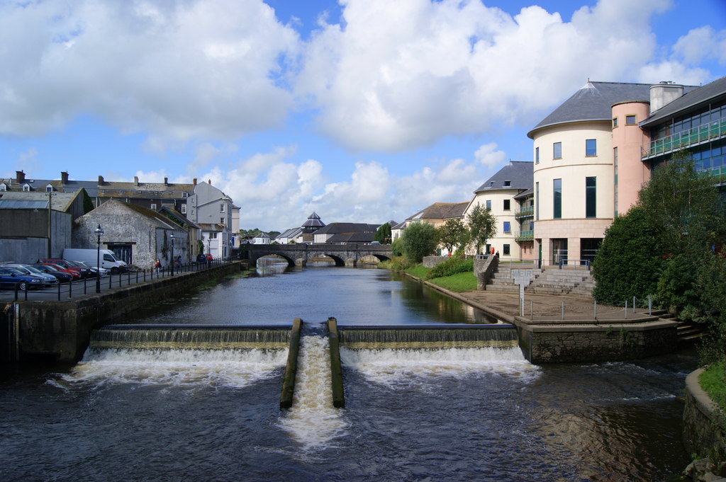 The weir in Haverfordwest © Pam Goodey :: Geograph Britain and Ireland