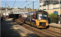SE0641 : Leeds train at Keighley Station by roger geach