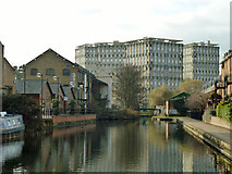 TQ3583 : Hertford Union Canal - west end by Robin Webster