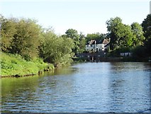 SO8459 : Canal and river junction, Hawford by Christine Johnstone