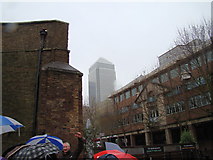 TQ3780 : View of One Canada Square from Cannon Drive by Robert Lamb