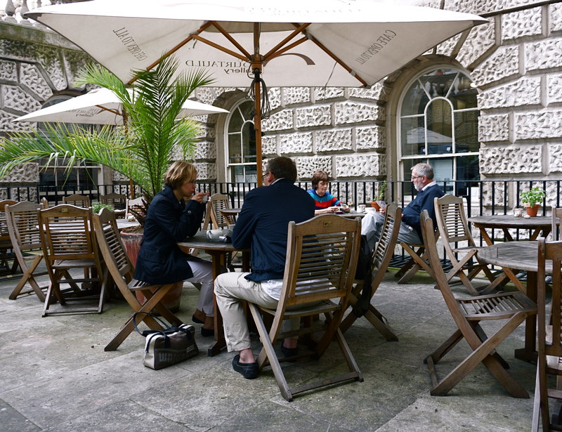 open-air-cafe-at-the-courtauld-gallery-anthony-o-neil-geograph