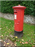 ST9897 : Kemble: postbox № GL7 85, Windmill Road by Chris Downer