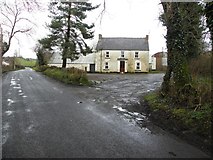 H5471 : Old farmhouse along Bracky Road, Drumduff by Kenneth  Allen