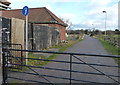 Footpath and cyclepath near Leicester Frith Farm