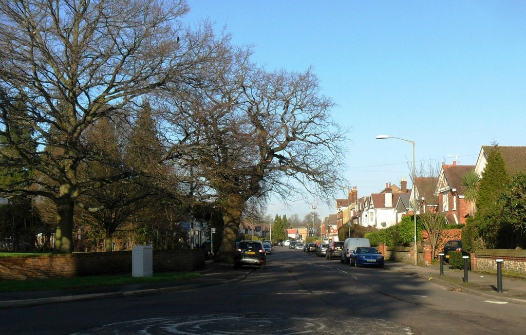 Nutfield Road, Merstham © nick macneill Geograph Britain and Ireland