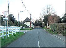 SU4346 : B3048 approaches crossroads with B3400 by Stuart Logan