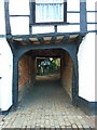 Access point from the High Street to the church grounds, Chalfont St Giles