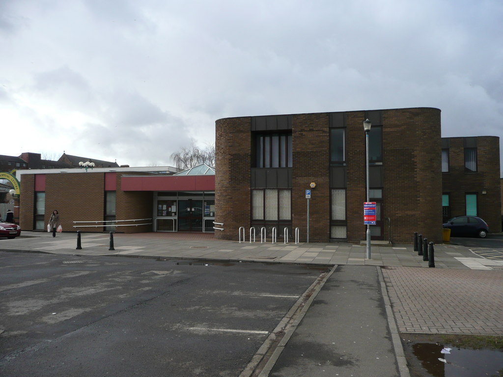 Blaydon Library © Martin McG :: Geograph Britain and Ireland