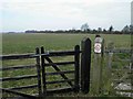 Gate and footpath gate at the end of Walk Lane, Humberston