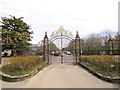 TQ2882 : Queen Mary's gate, Regent's Park by Paul Gillett