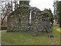 NS2489 : Ruins of Faslane Chapel by Lairich Rig