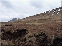 NH0324 : Grass and peat hags in Gleann Gaorsaic by Richard Law