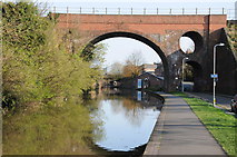 SO8555 : Railway bridge over the Worcester and Birmingham Canal by Philip Halling
