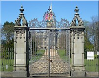 NT2375 : Fettes College main gate, Carrington Road by kim traynor