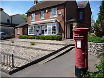 SU0400 : Stapehill: postbox № BH21 76, Wimborne Road West by Chris Downer
