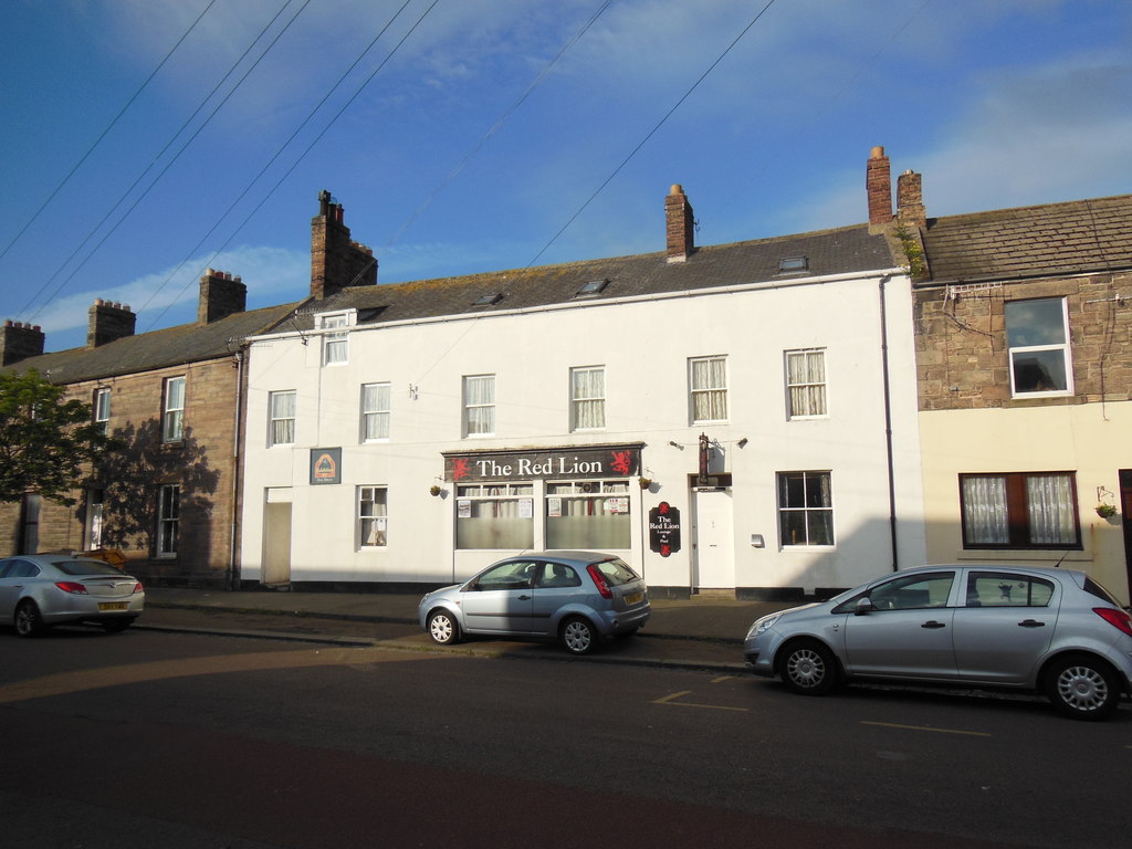 The Red Lion Public House, Spittal © Bill Henderson :: Geograph Britain ...