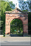 NT2375 : North Gate of Inverleith Park by Anne Burgess