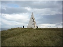 NU1343 : Beacon at Emmanuel Head by DS Pugh