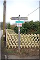 TR1056 : North Downs Way signpost, Chartham Hatch by N Chadwick
