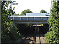 TQ0273 : M25 railway viaduct by Alan Hunt