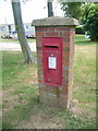 Barton on Sea: postbox № BH25 173, Bartonside Road