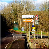 SO5301 : Right turn for Brockweir and Hewelsfield by Jaggery