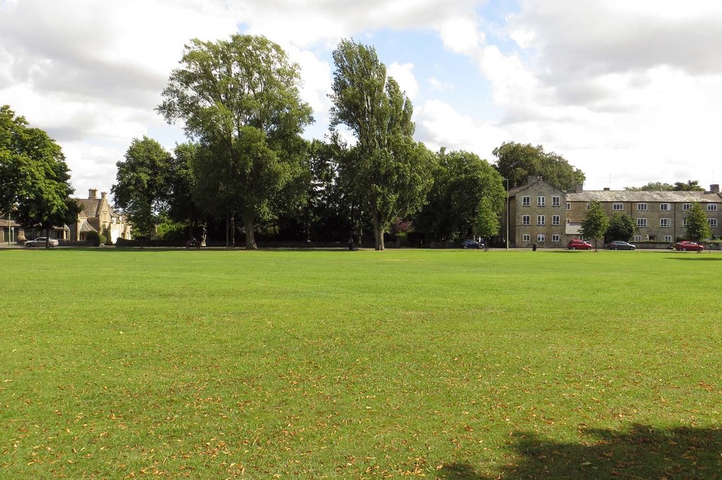 Woodgreen in Witney © Steve Daniels :: Geograph Britain and Ireland