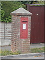 New Milton: postbox № BH25 155, Milton Grove