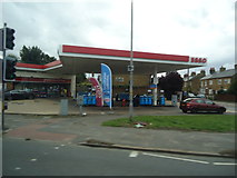 TQ0484 : Petrol station, Oxford Road, Uxbridge by Stacey Harris