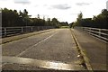 SU7793 : Bigmore Lane over the M40 by Steve Daniels