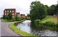 Staffs & Worcs Canal & housing in Alder Avenue, Kidderminster