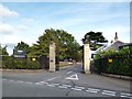 SU7276 : Entrance to Caversham Park by Des Blenkinsopp