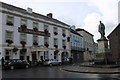 The Wellington Hotel and statue in Brecon