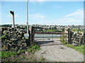 SE0820 : Stile and gate on Elland FP38 on the south side of Stainland Road by Humphrey Bolton