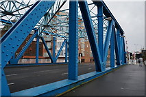 TA1029 : North Bridge, Hull by Ian S