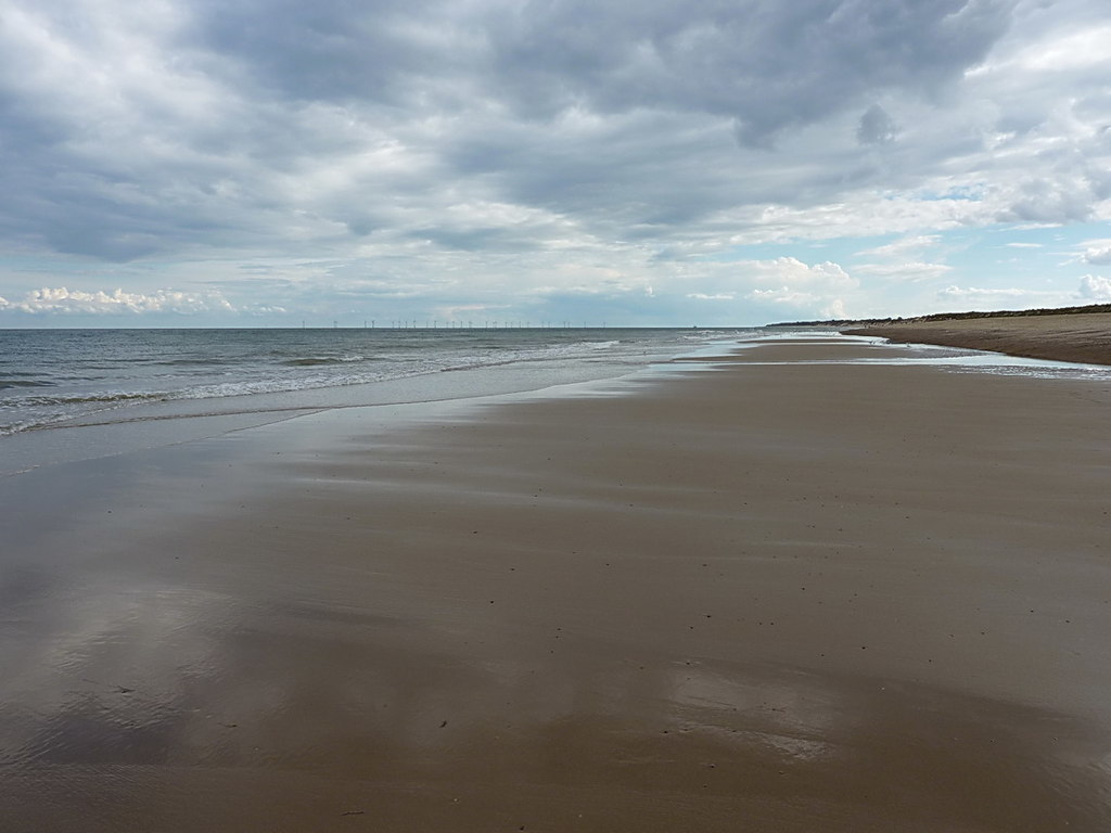 Winterton beach, looking south © Richard Law :: Geograph Britain and ...